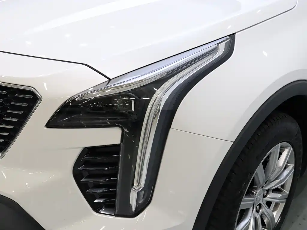 Cadillac XT4 2021 28T Lead