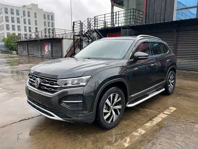 Volkswagen Tharu