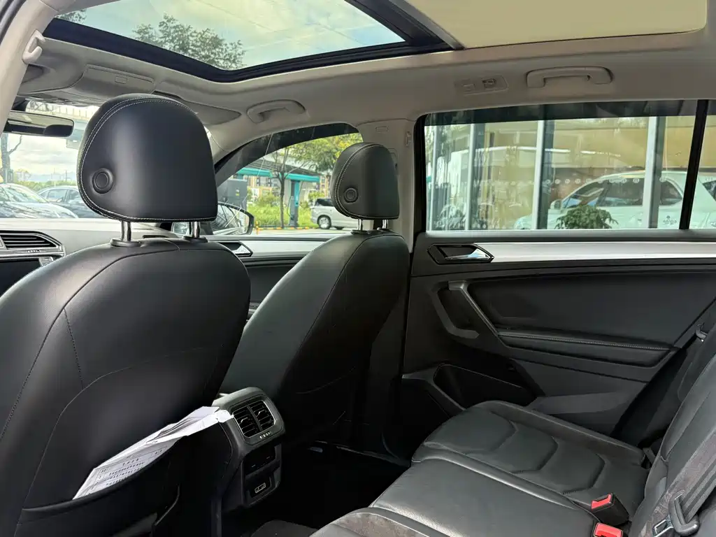 Volkswagen Tiguan L — миниатюра 14