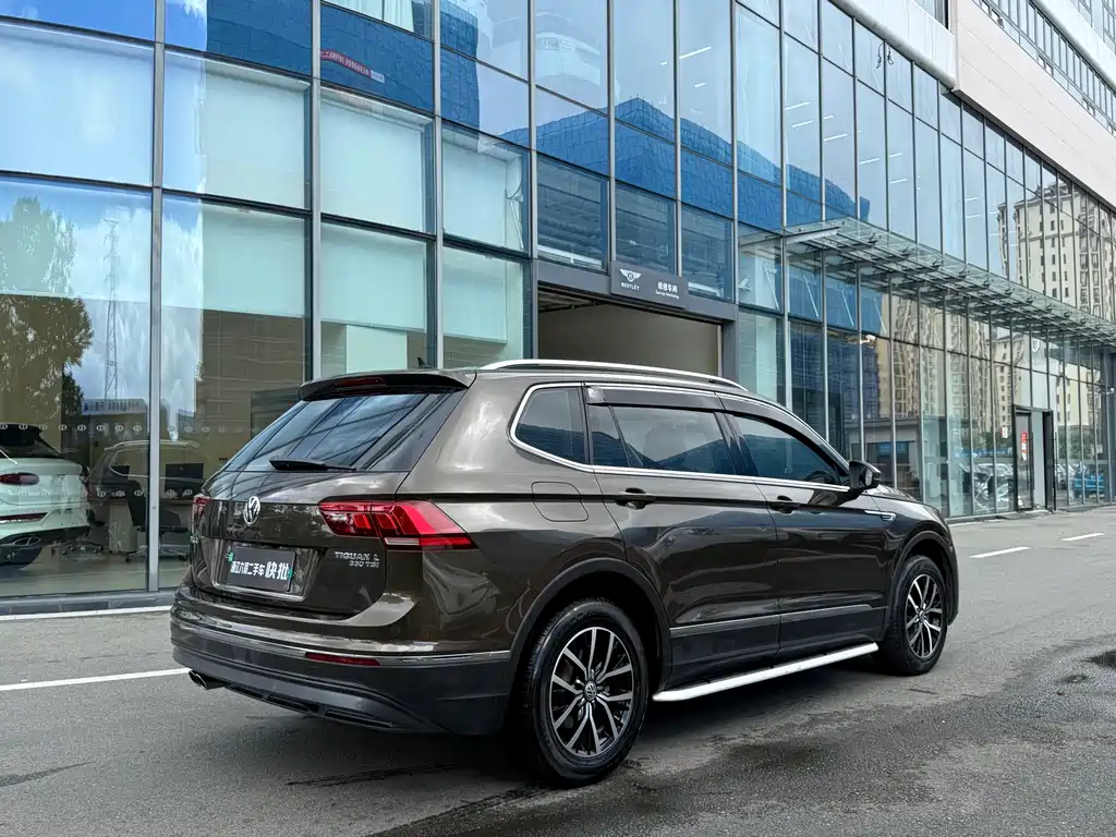 Volkswagen Tiguan L — миниатюра 6