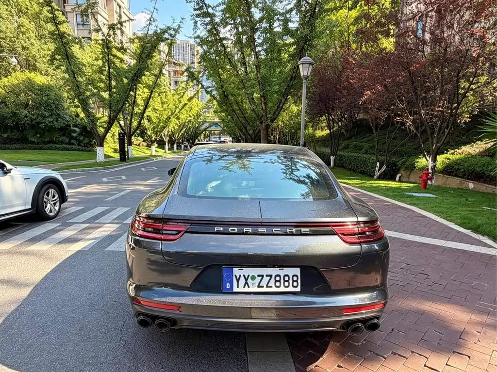 Porsche Panamera — миниатюра 2