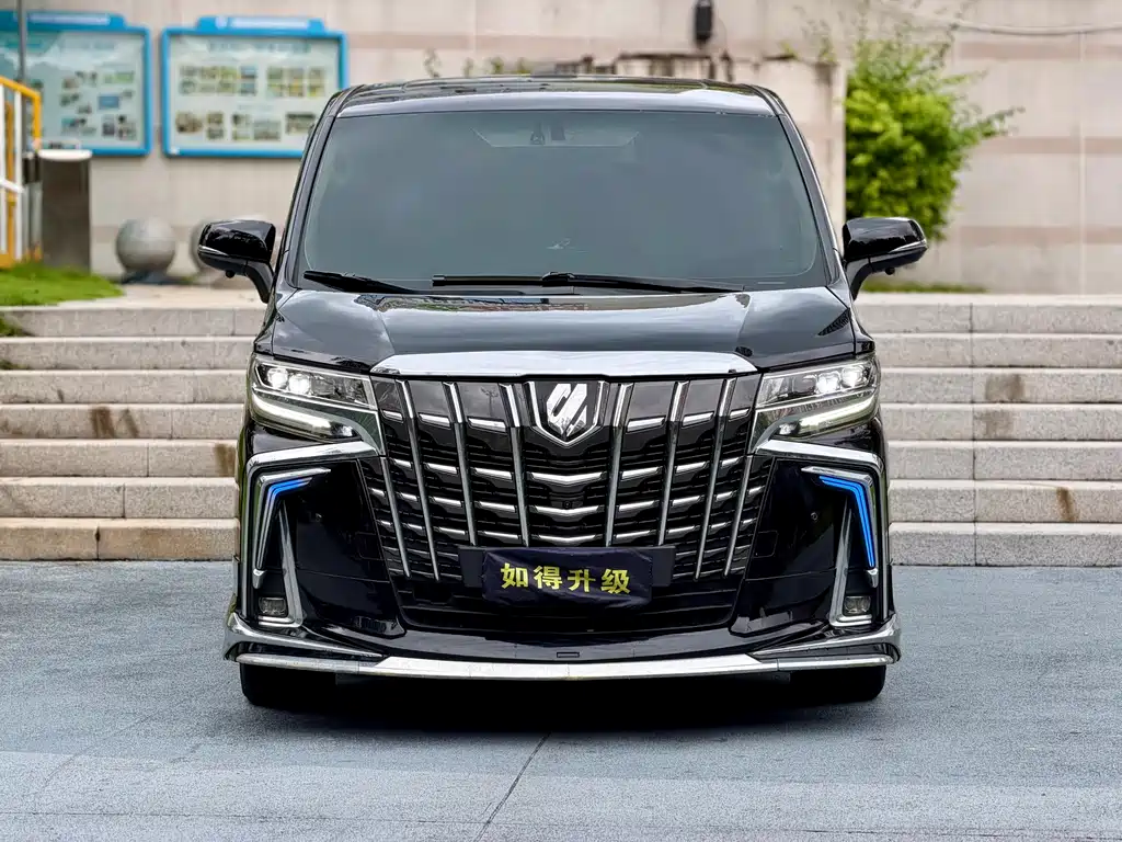 Toyota Alphard — миниатюра 2