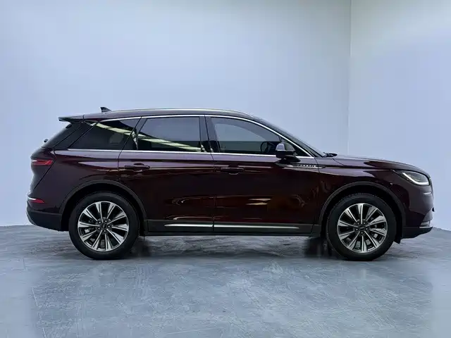 Lincoln Corsair — миниатюра 3