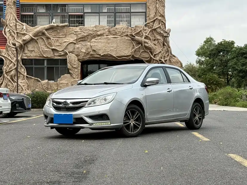 BYD Surui