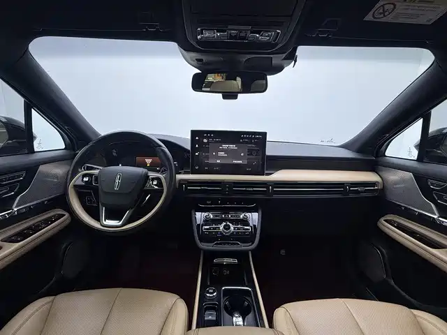 Lincoln Corsair — миниатюра 8