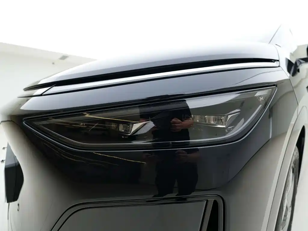 XPeng X9 — миниатюра 10
