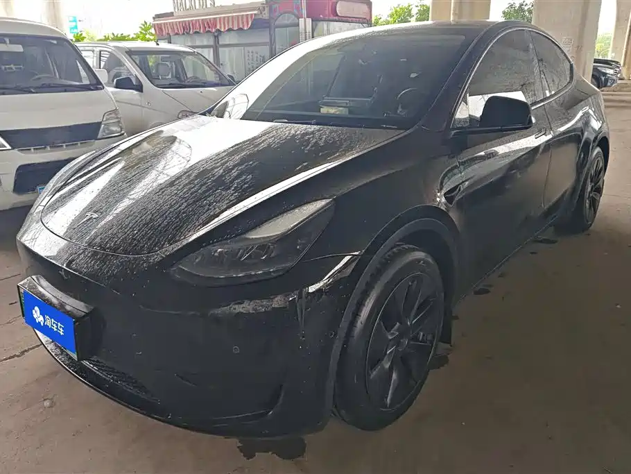 Tesla Model Y 2024