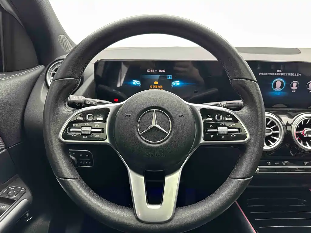 Mercedes-Benz GLA — миниатюра 17