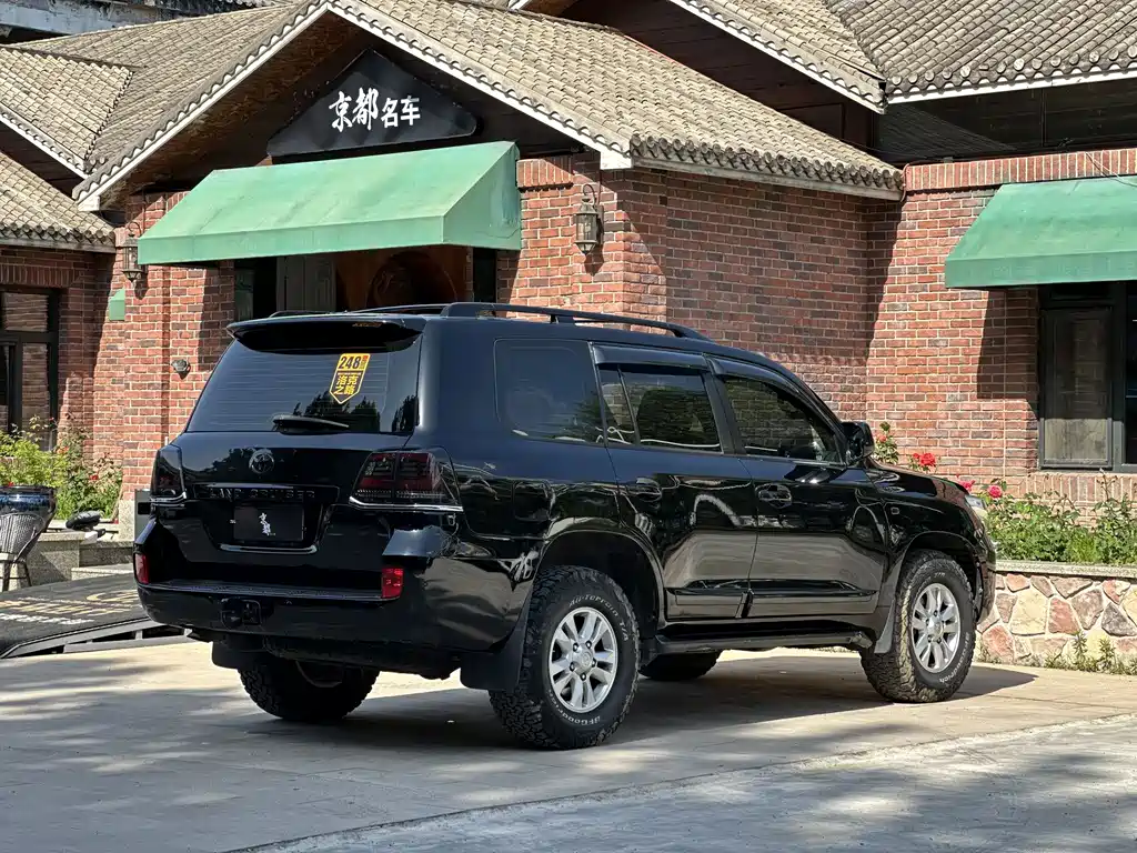 Toyota Land Cruiser 2010 4.7L AT VX