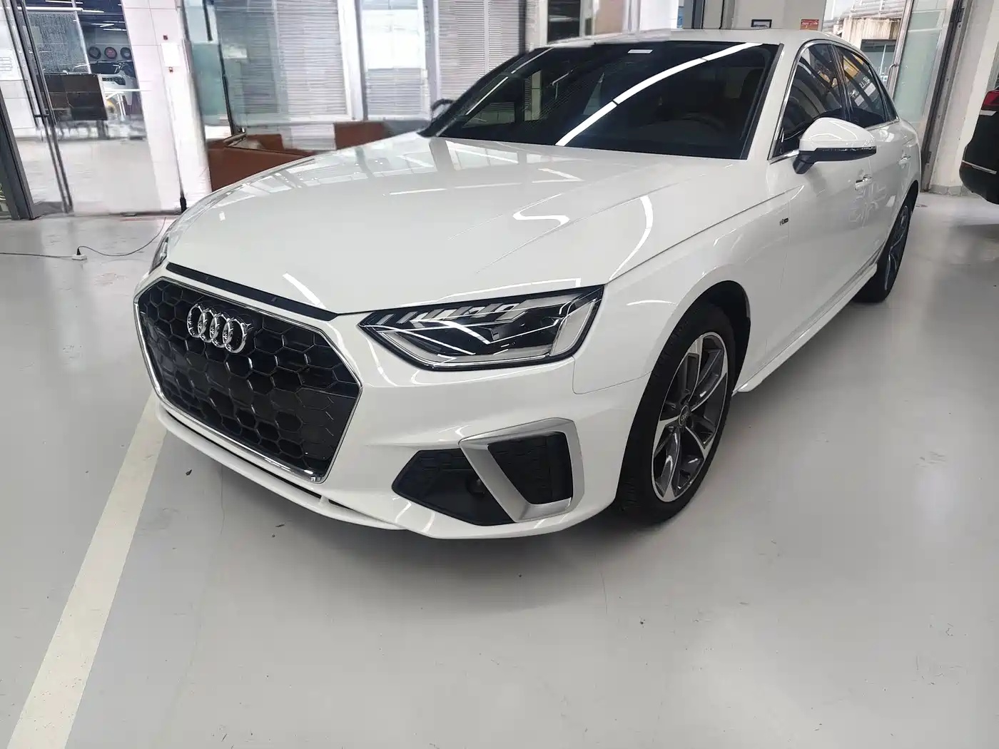奥迪A4L 2024款 40 TFSI 时尚动感型 2024