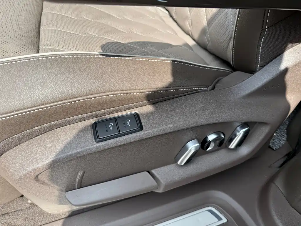 Volkswagen Viloran 380TSI Premium Edition, фото 16