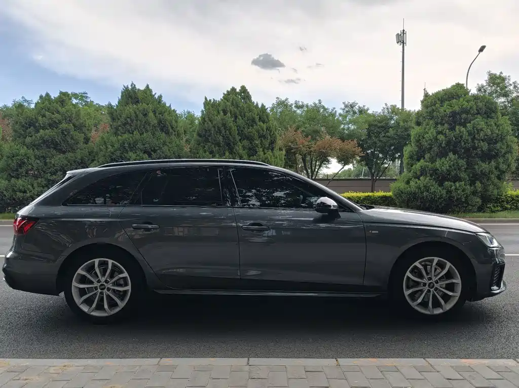 Audi A4 2024 Avant 40 TFSI Fashion Sport
