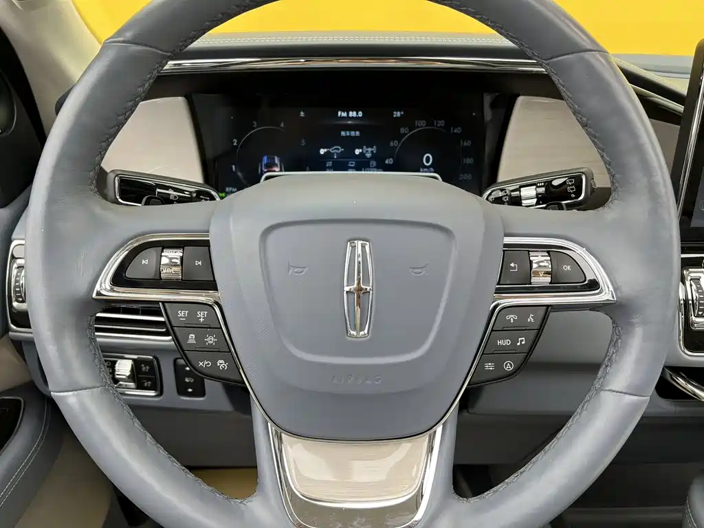 Lincoln Navigator — миниатюра 20