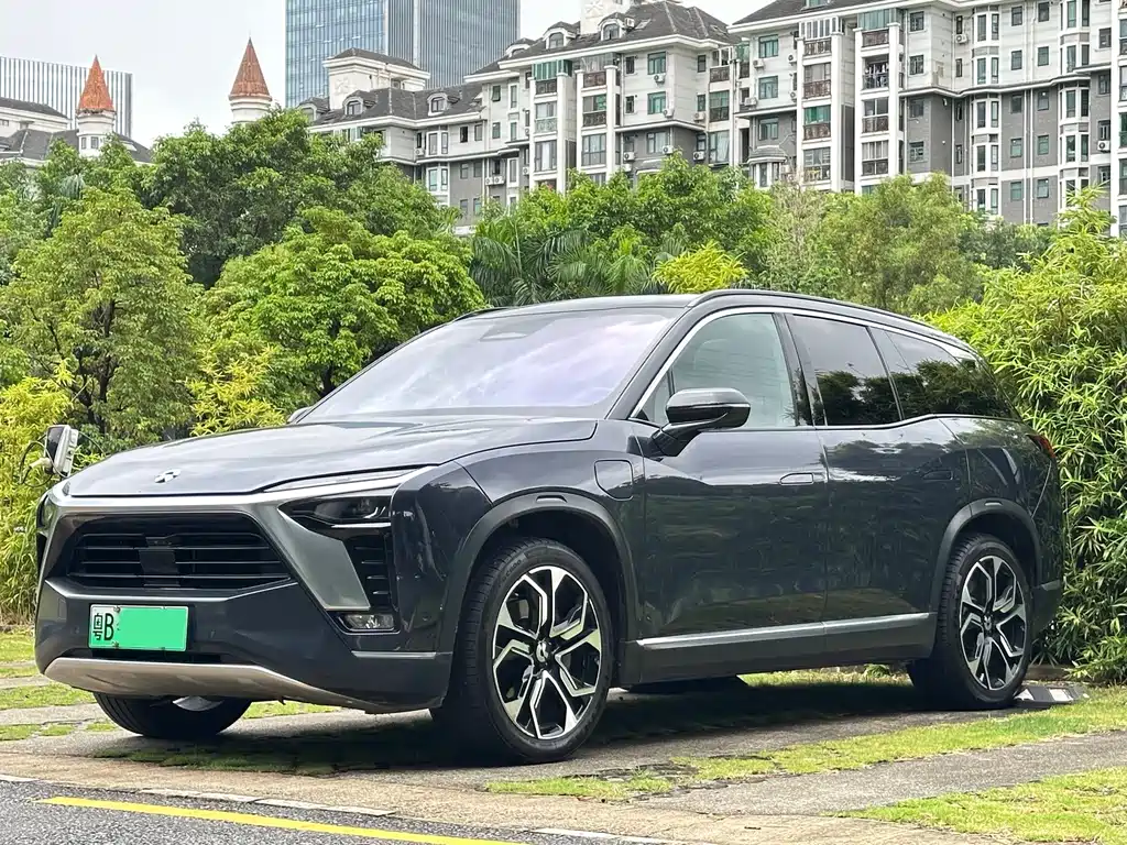 NIO ES8