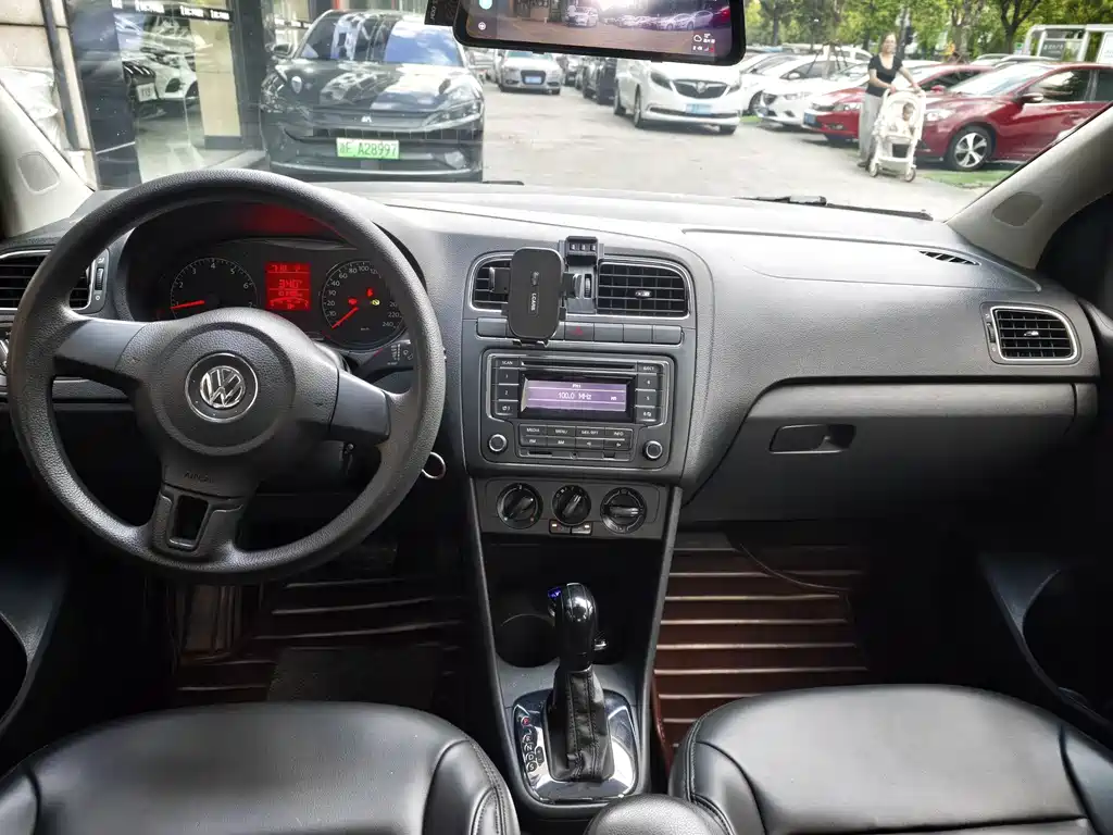 Volkswagen Polo — миниатюра 9