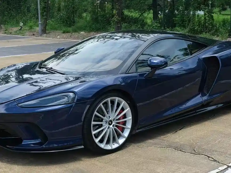 McLaren GT — миниатюра 5