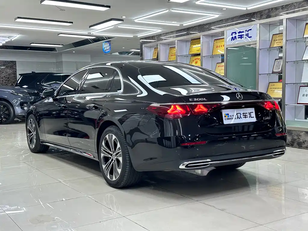Mercedes-Benz E-Class — миниатюра 4