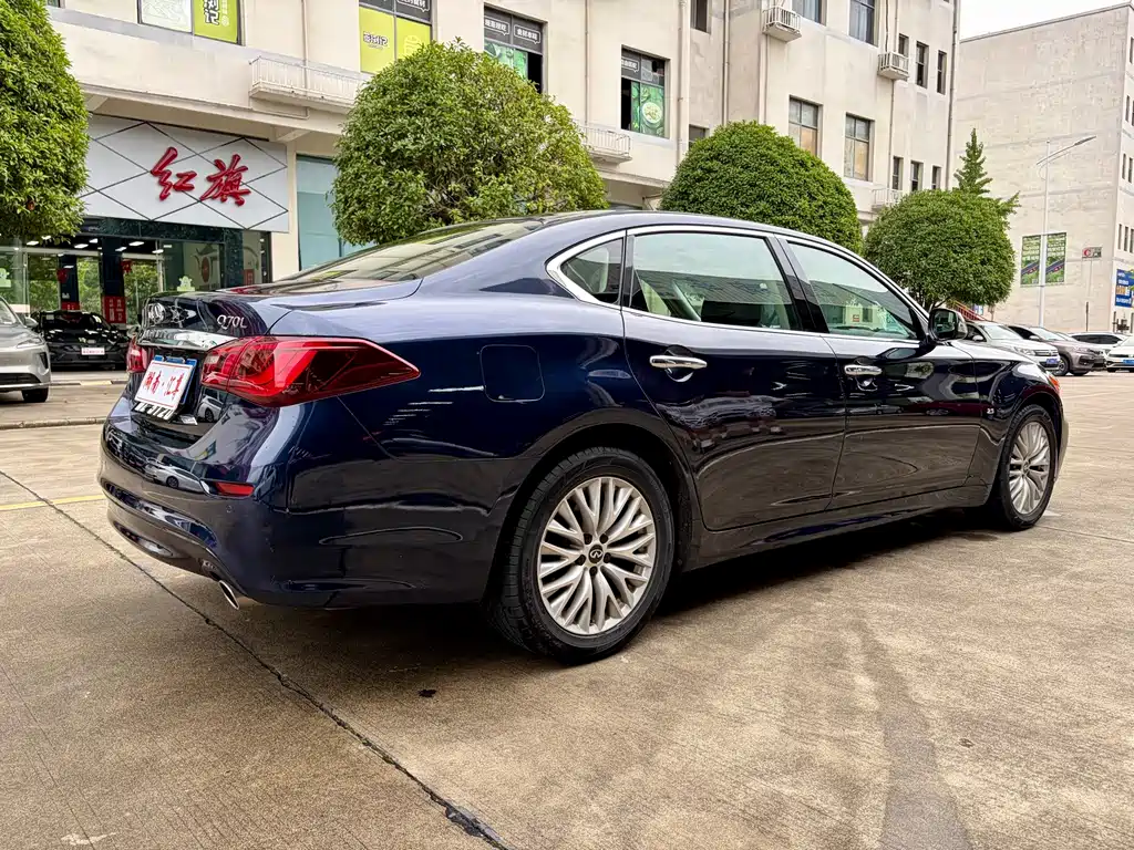 Infiniti Q70 — миниатюра 17