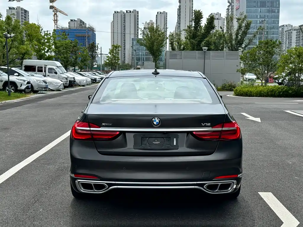 BMW 7 Series 7 2017 M760Li xDrive