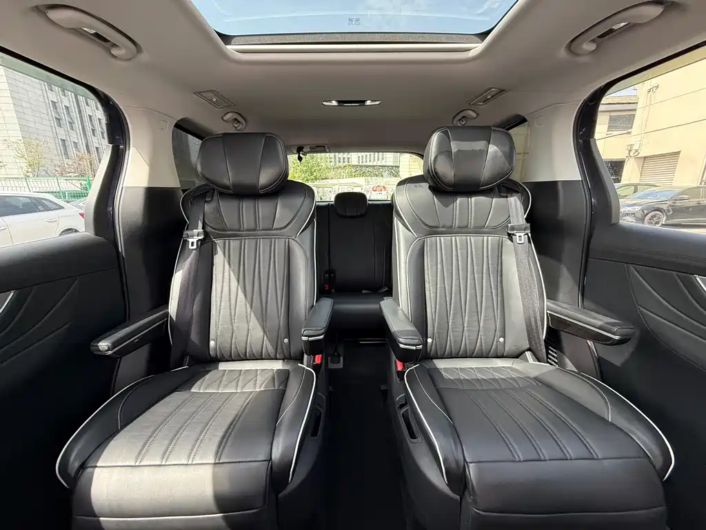 Roewe iMAX8 400TGI Comfort Enjoy Edition, фото 19