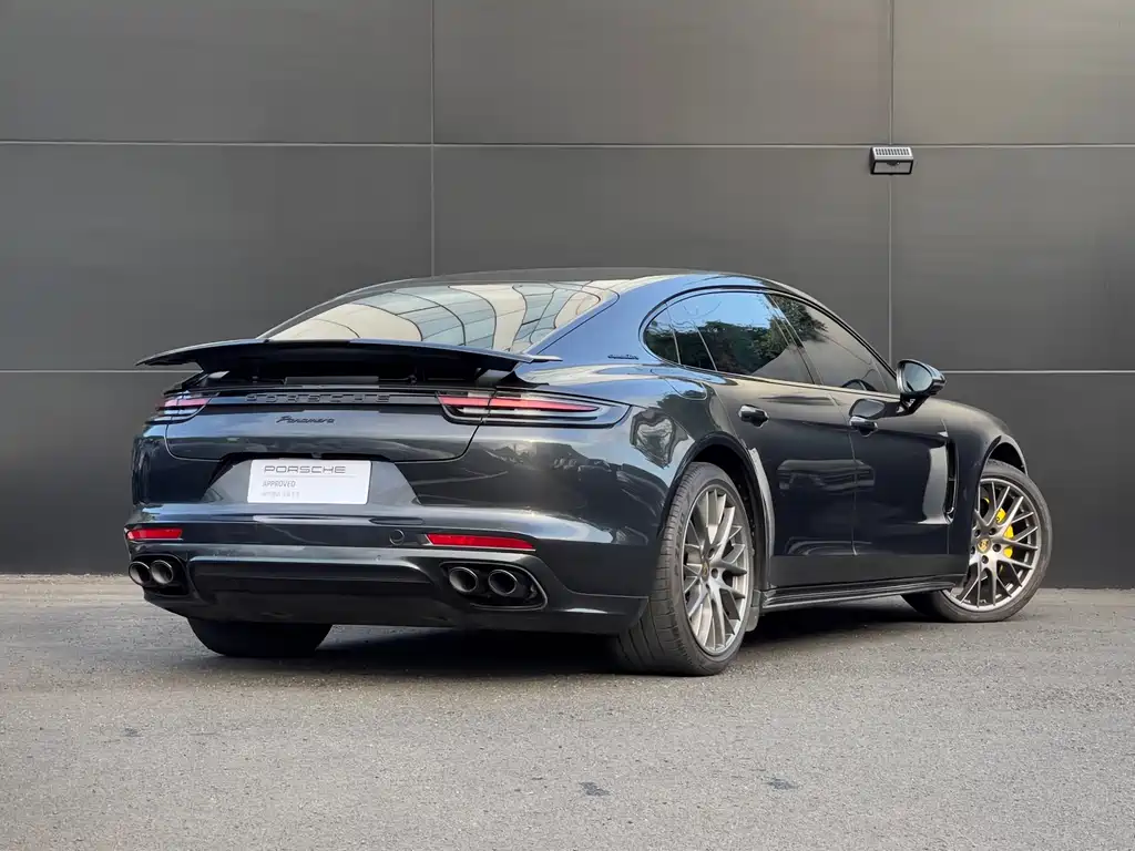 PORSCHE PANAMERA