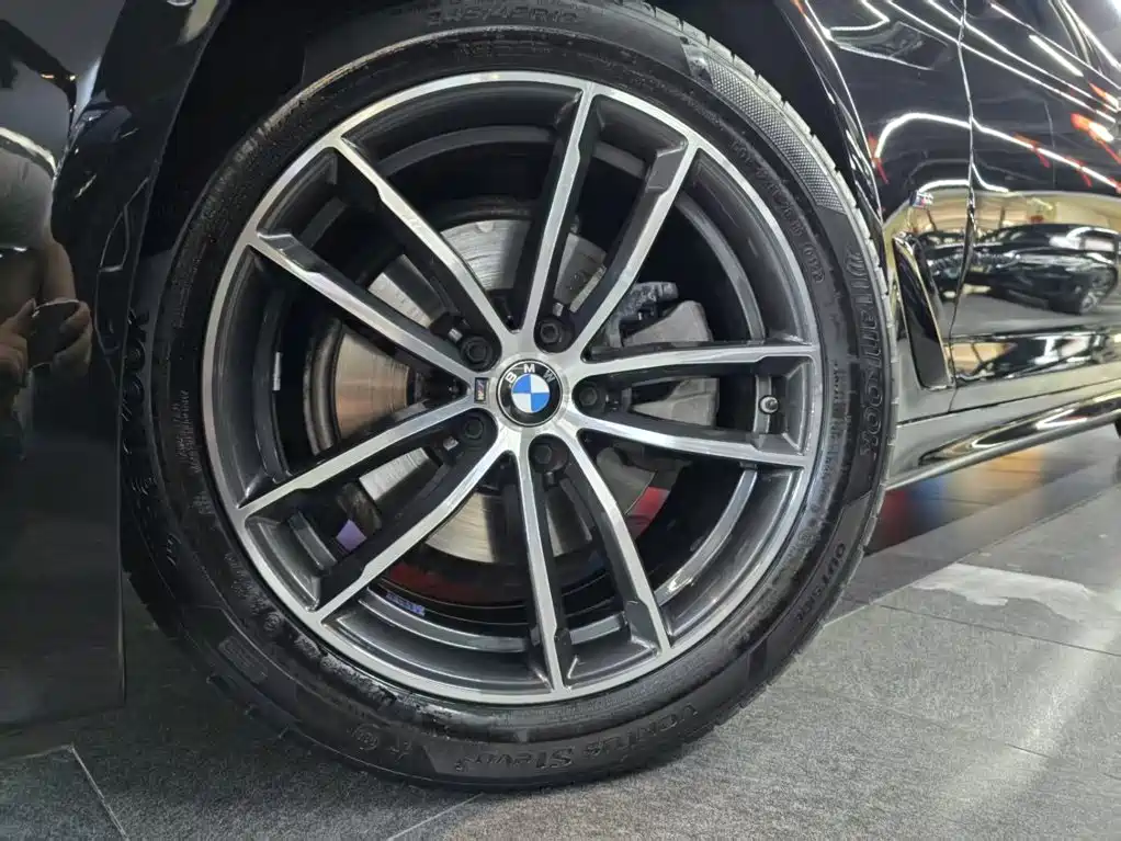 BMW 5 Series (Import) — миниатюра 17