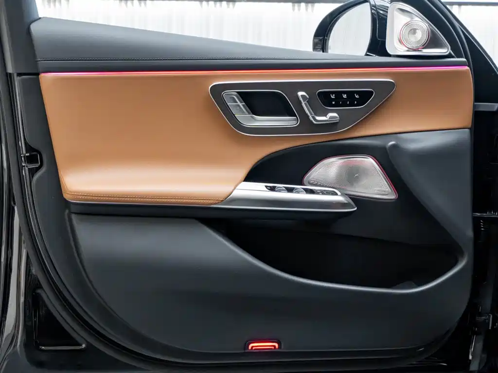 Mercedes-Benz E-Class — миниатюра 20