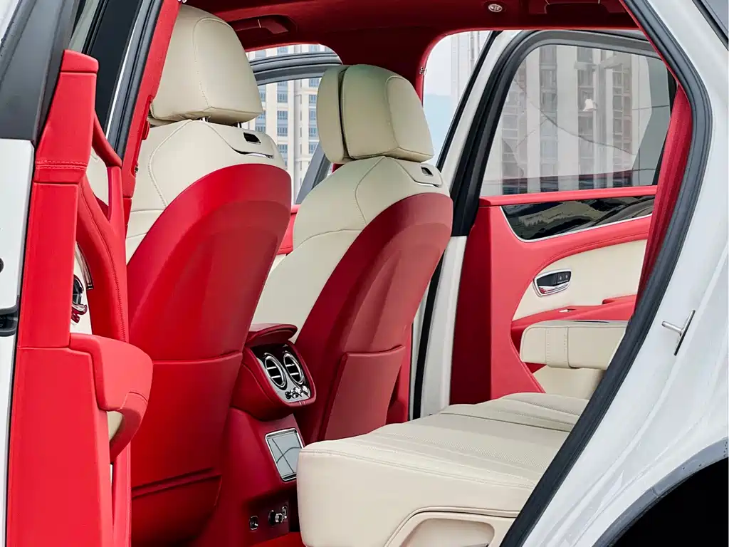 Bentley Bentayga 2026 4.0T V8