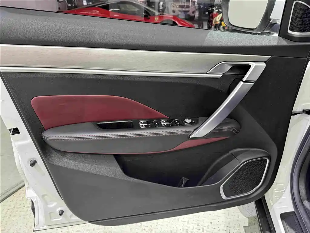 Geely Binyue — миниатюра 15