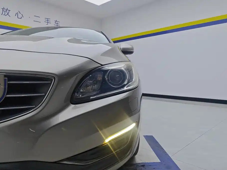 Volvo S60 — миниатюра 5