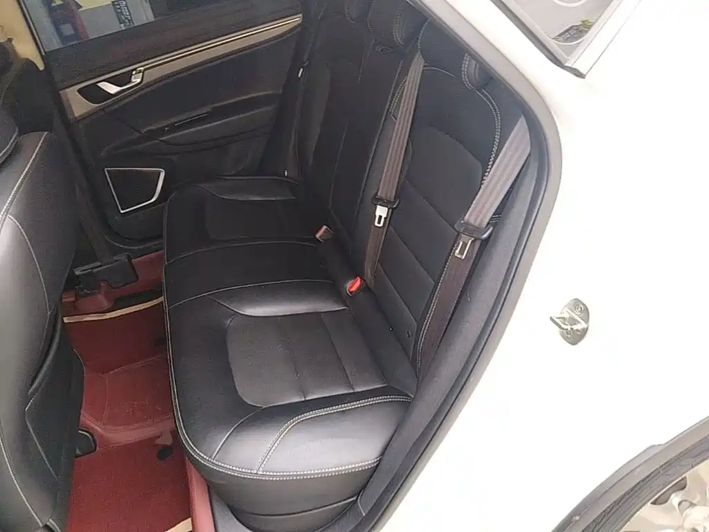 Geely Emgrand GS — миниатюра 17