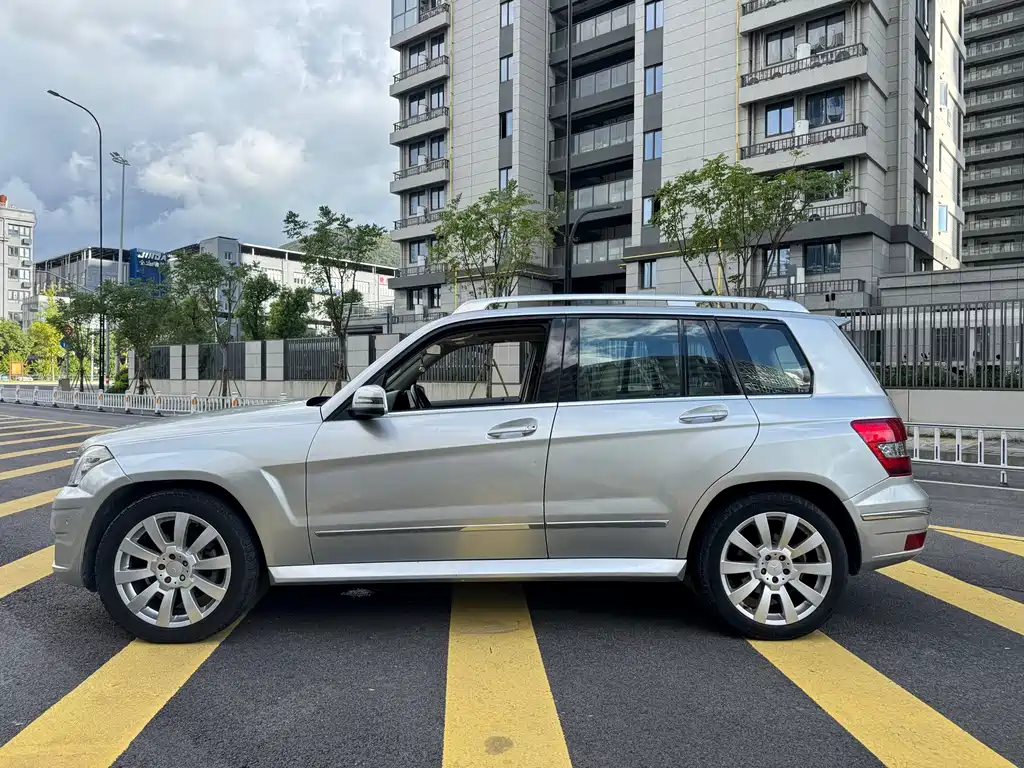 Mercedes-Benz GLK-Class (Import) — миниатюра 4