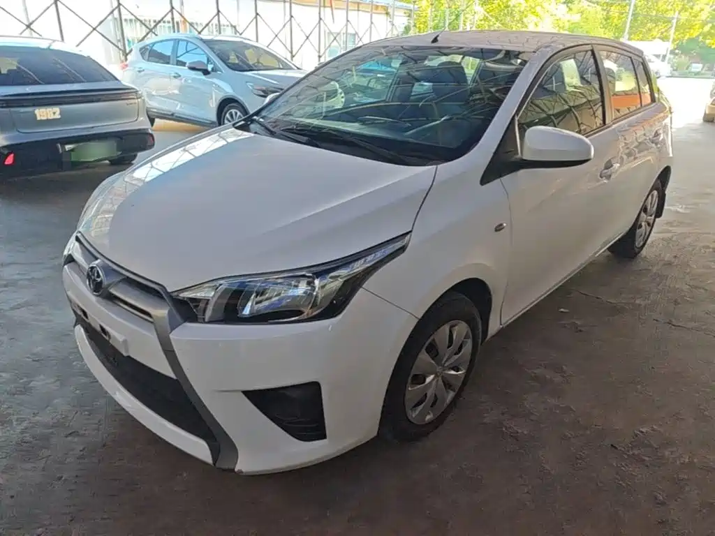 Toyota Yaris L — миниатюра 2