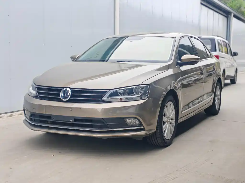 Volkswagen Sagitar 2015