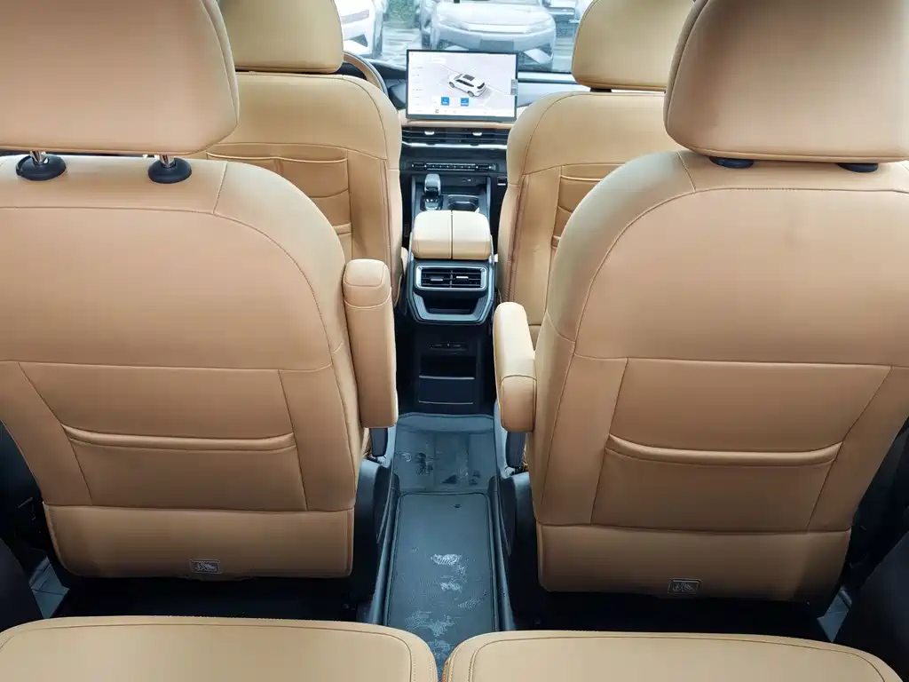 Geely Haoyue L — миниатюра 9