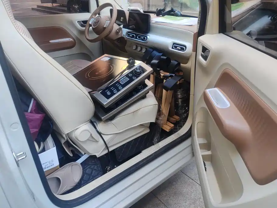 Wuling MINIEV — миниатюра 8
