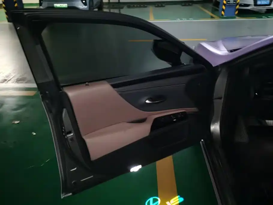 Lexus ES — миниатюра 7
