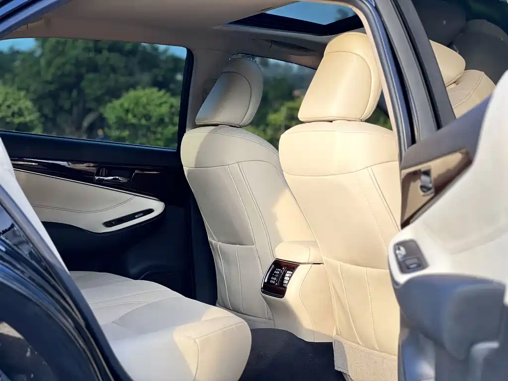 Toyota Crown 2.0T Fashion Edition, фото 25