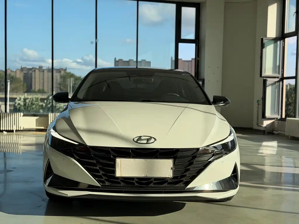 Hyundai Elantra — миниатюра 2