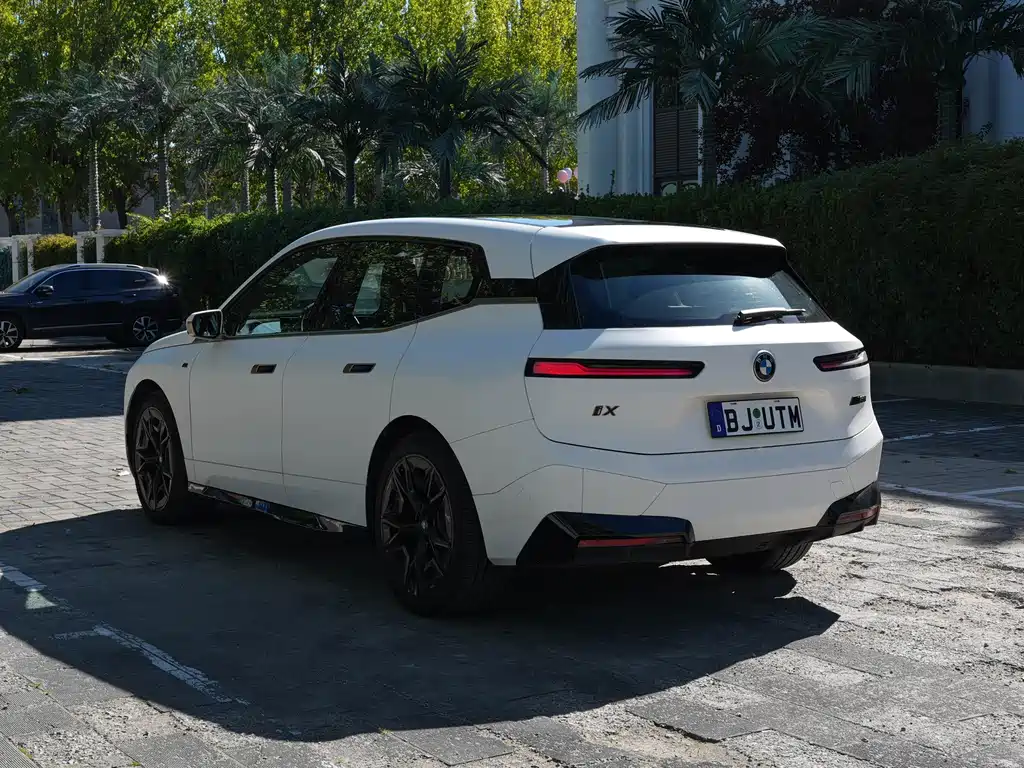 BMW iX M60 — миниатюра 7