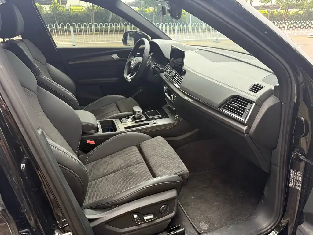 Audi Q5L Sportback — миниатюра 10