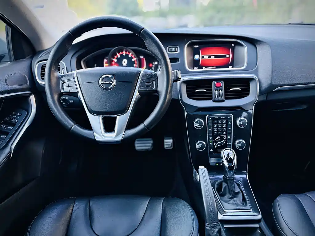 Volvo V40 — миниатюра 9