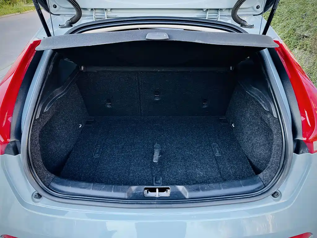 Volvo V40 — миниатюра 18
