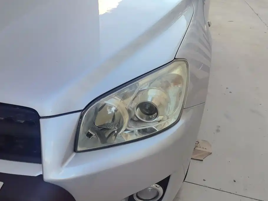 Toyota RAV4 — миниатюра 5