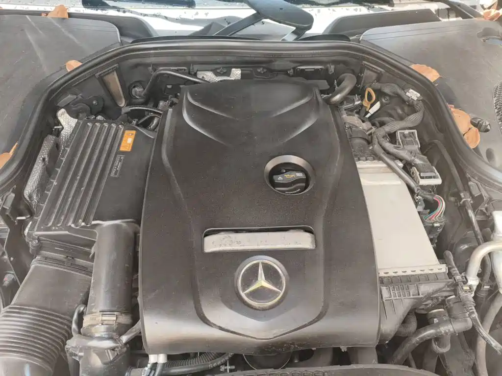 Mercedes-Benz E-Class — миниатюра 11