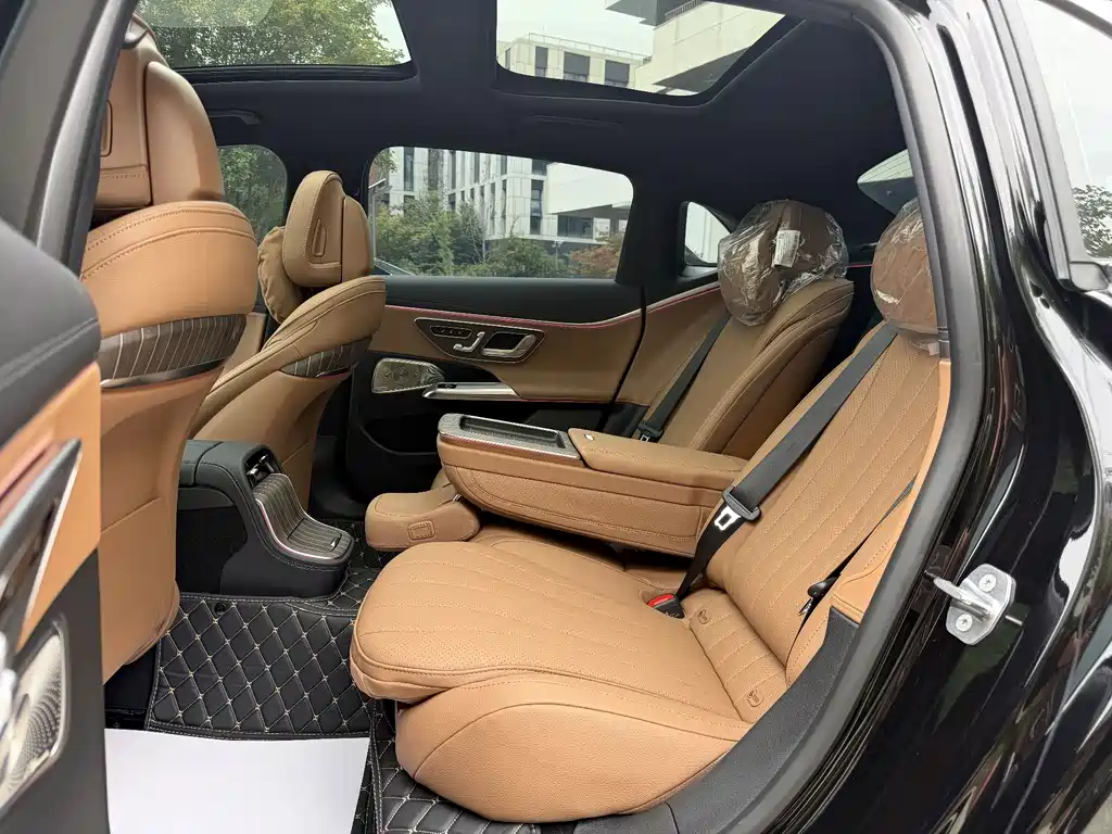 Mercedes-Benz E-Class — миниатюра 5
