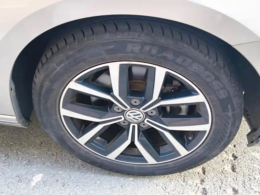 Volkswagen Magotan — миниатюра 6