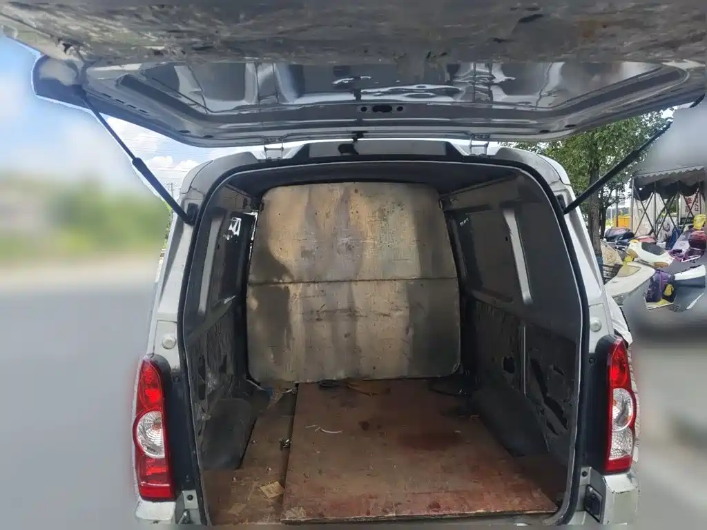 Wuling Rongguang — миниатюра 15