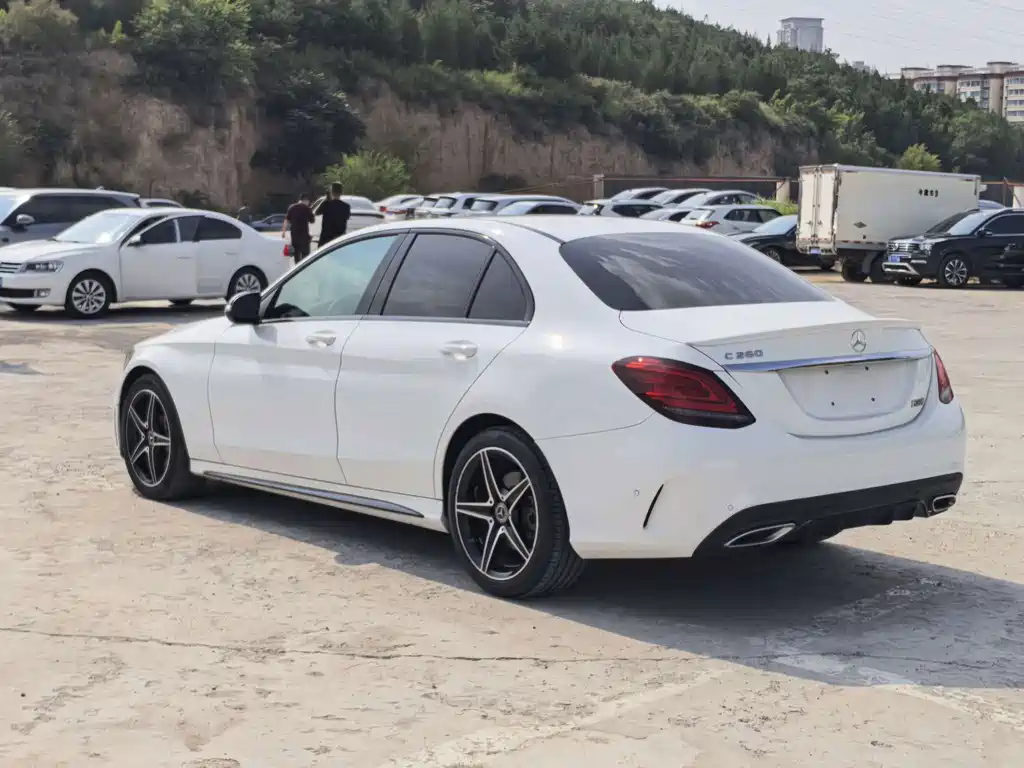 Mercedes-Benz C-Class — миниатюра 7