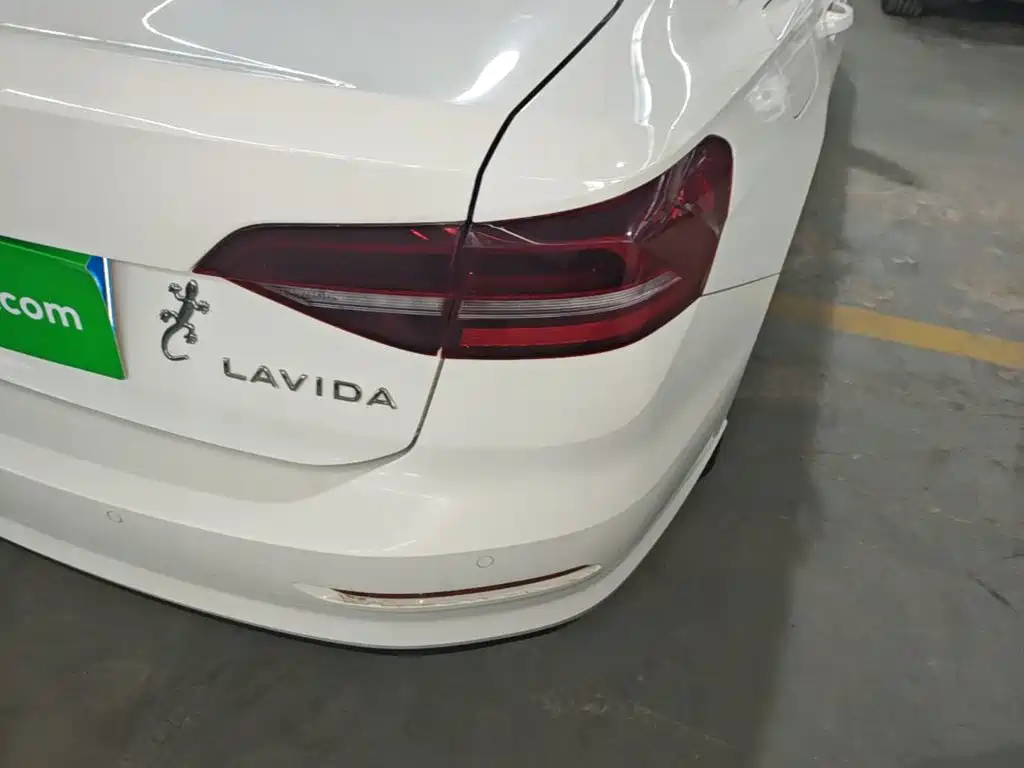 Volkswagen Lavida — миниатюра 8